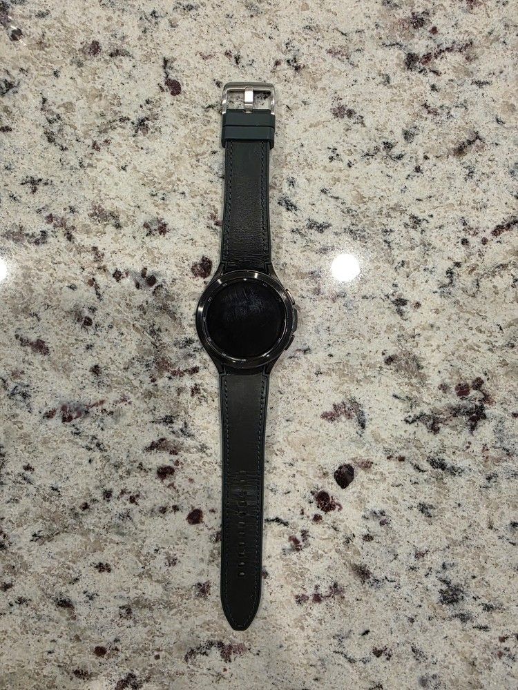 Galaxy Watch 4 - 44mm - Bluetooth - Classic