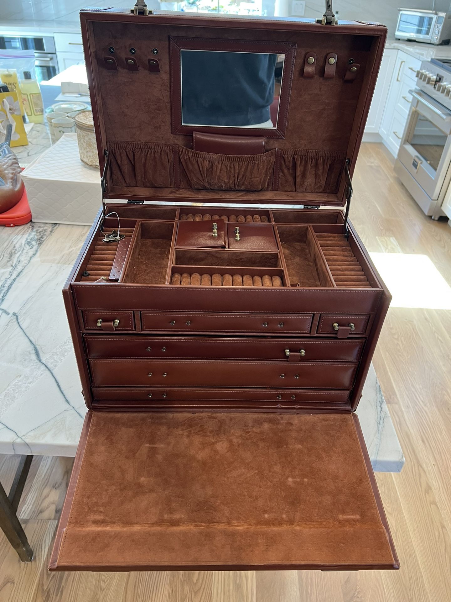 Jewelry box