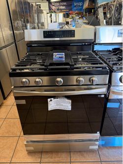 Samsung Gas range with Air Fry with manufacturer warranty