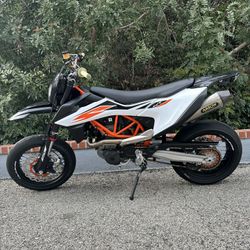 2020 KTM 690 SMCR