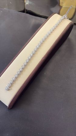 Ladies Diamonds Bracelet 