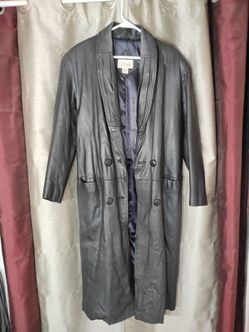 Trenchcoat. Women's.