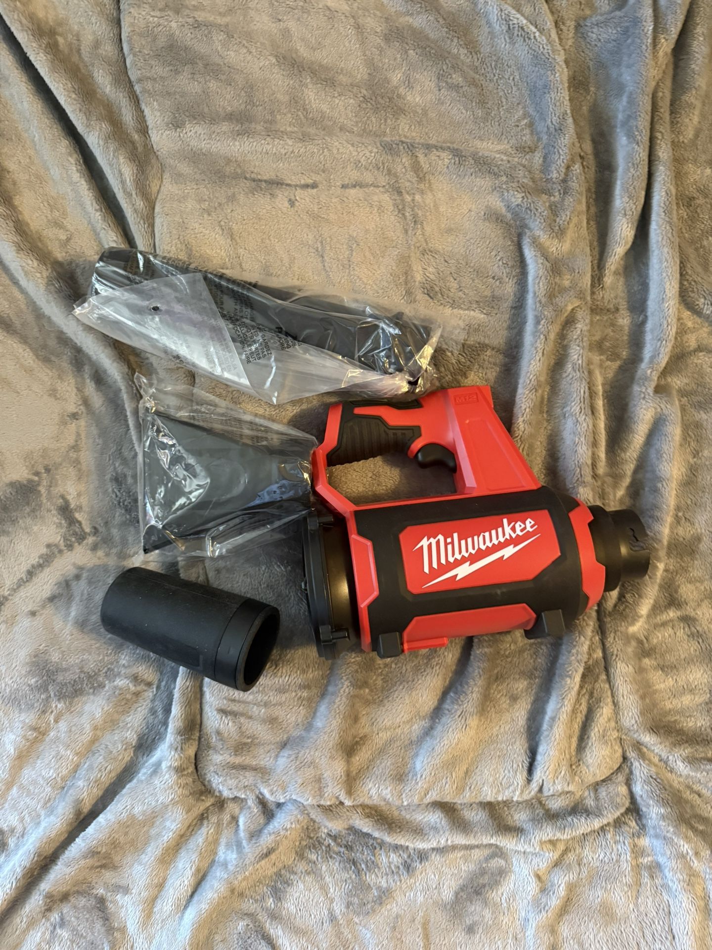 Milwaukee M12 12V Lithium-Ion Cordless Compact Spot Blower (Tool-Only)