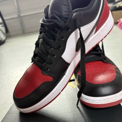 Air Jordan 1 Low Size 9.5 with Box