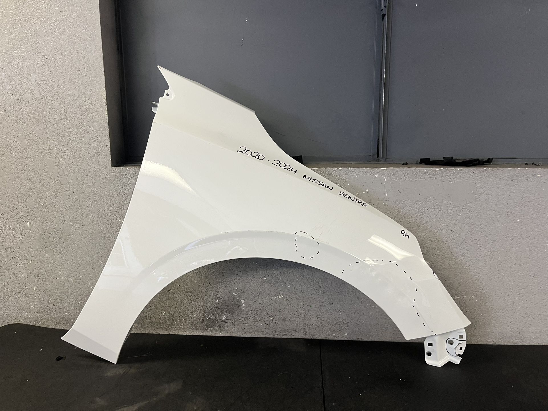 2020-2021-2022-2023-2024-2025 NISSAN SENTRA RIGHT FENDER OEM USED