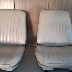 1972 PONTIAC LEMANS Front Seats