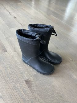 Kids Size 2 Rain Boots