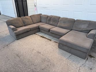 Large Gray L Shaped Sectional Sofa with Chaise *FREE DELIVERY 🚚