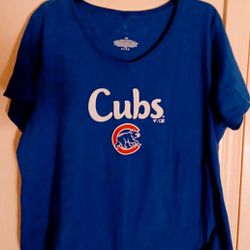Ladies 2X  V-neck Chicago Cubs "MOM" Shirt 