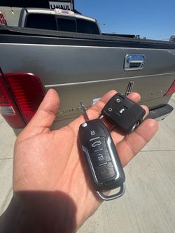 Llaves de autos / car keys and remotes