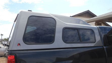 Leer 122XR camper Shell GM 6.5 Bed