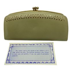 Vintage BARONET Kiss Clasp Billfold Coin Purse Clutch