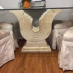 Kitchen Table chairs not included.