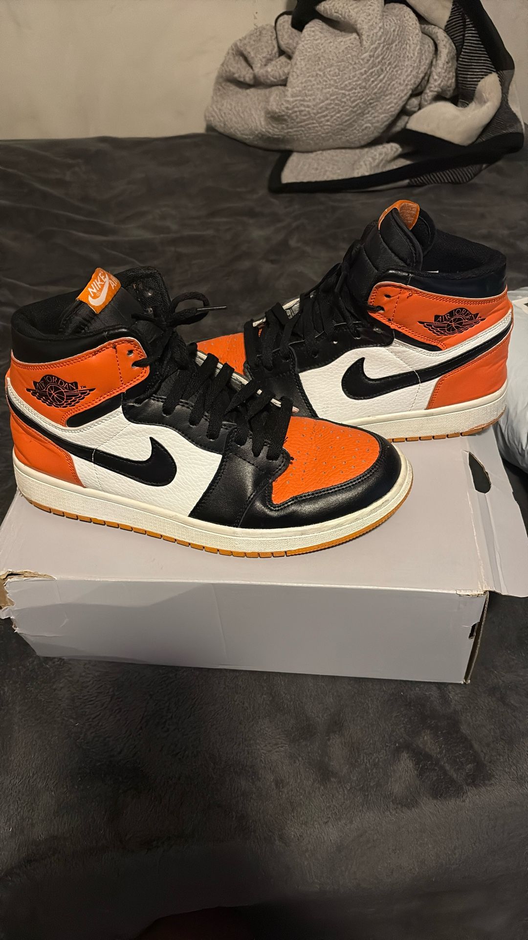 Air Jordan 1 Orange Black And White 