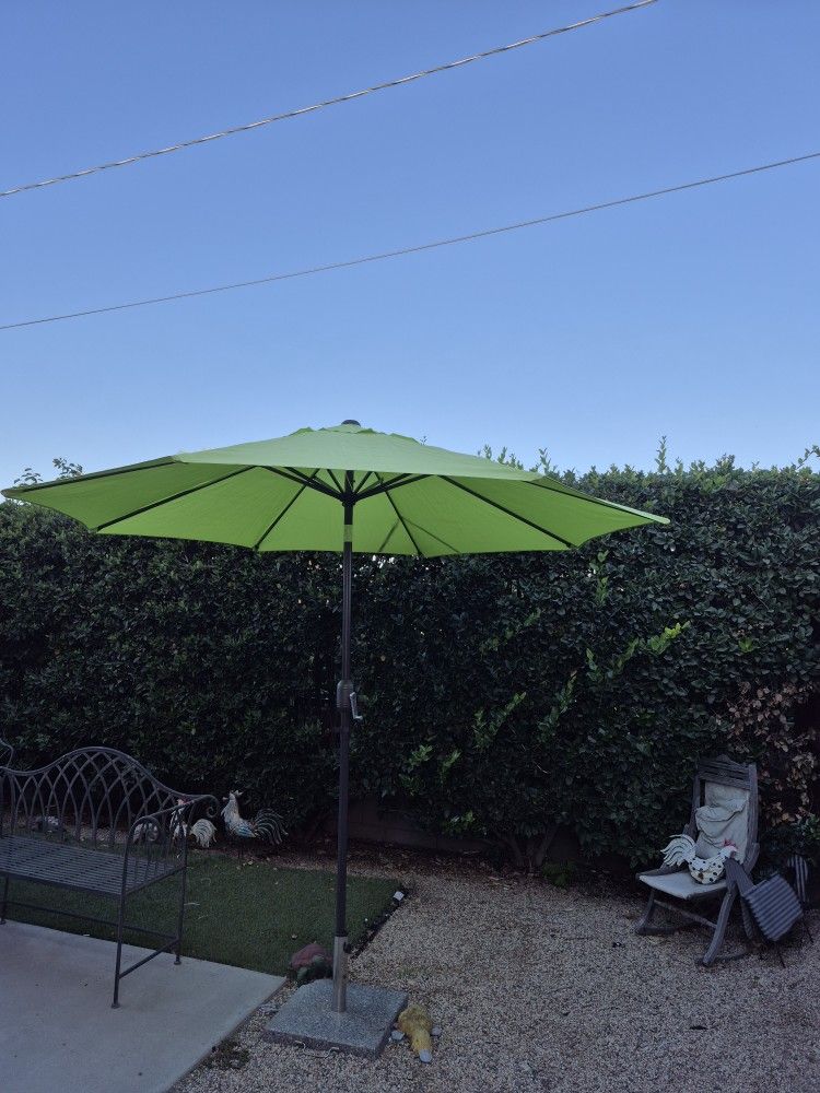 9" FT Market Umbrella Patio Color: Green Base Not Included