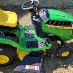 Riding Lawnmower John Deere 