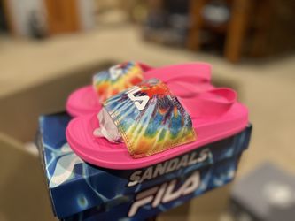 FILA Beyond evo Tie dye Sandals. Kids Size 2