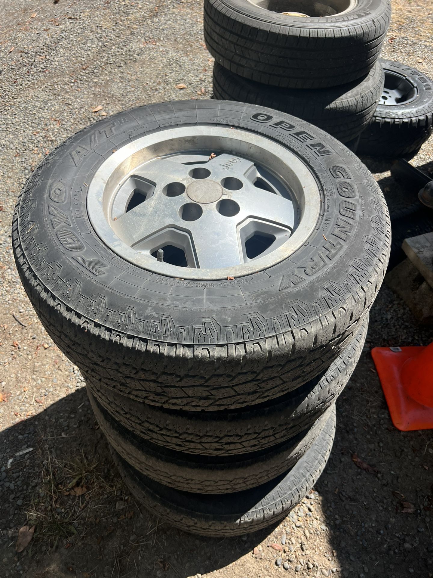 Jeep 5x4.5 Cherokee Rims Tires 215/75r15