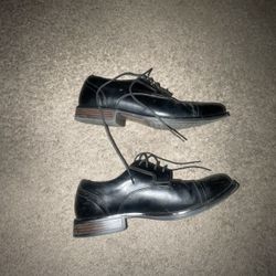 Dress shoes (worn once)