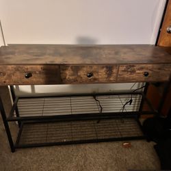 End Table With USB port & Plug In