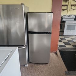 Whirlpool 24-in Refrigerator 10 Cubic Foot Top Freezer