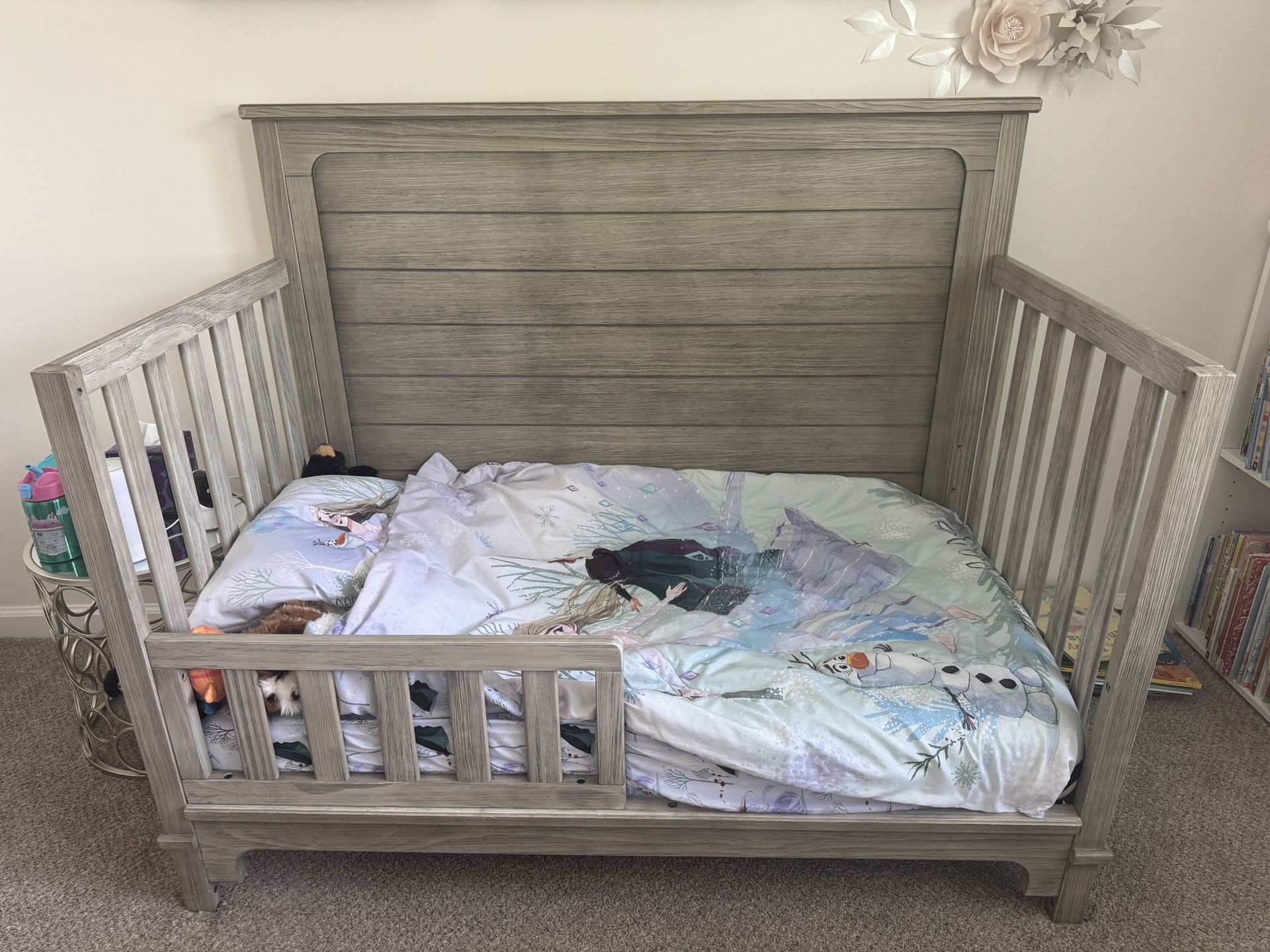 Crib/Toddler Bed/Mattress