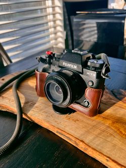 Fujifilm X-T3 Mirrorless Camera + TTArtisan 27mm f/2.8 AF + Leather Half Case