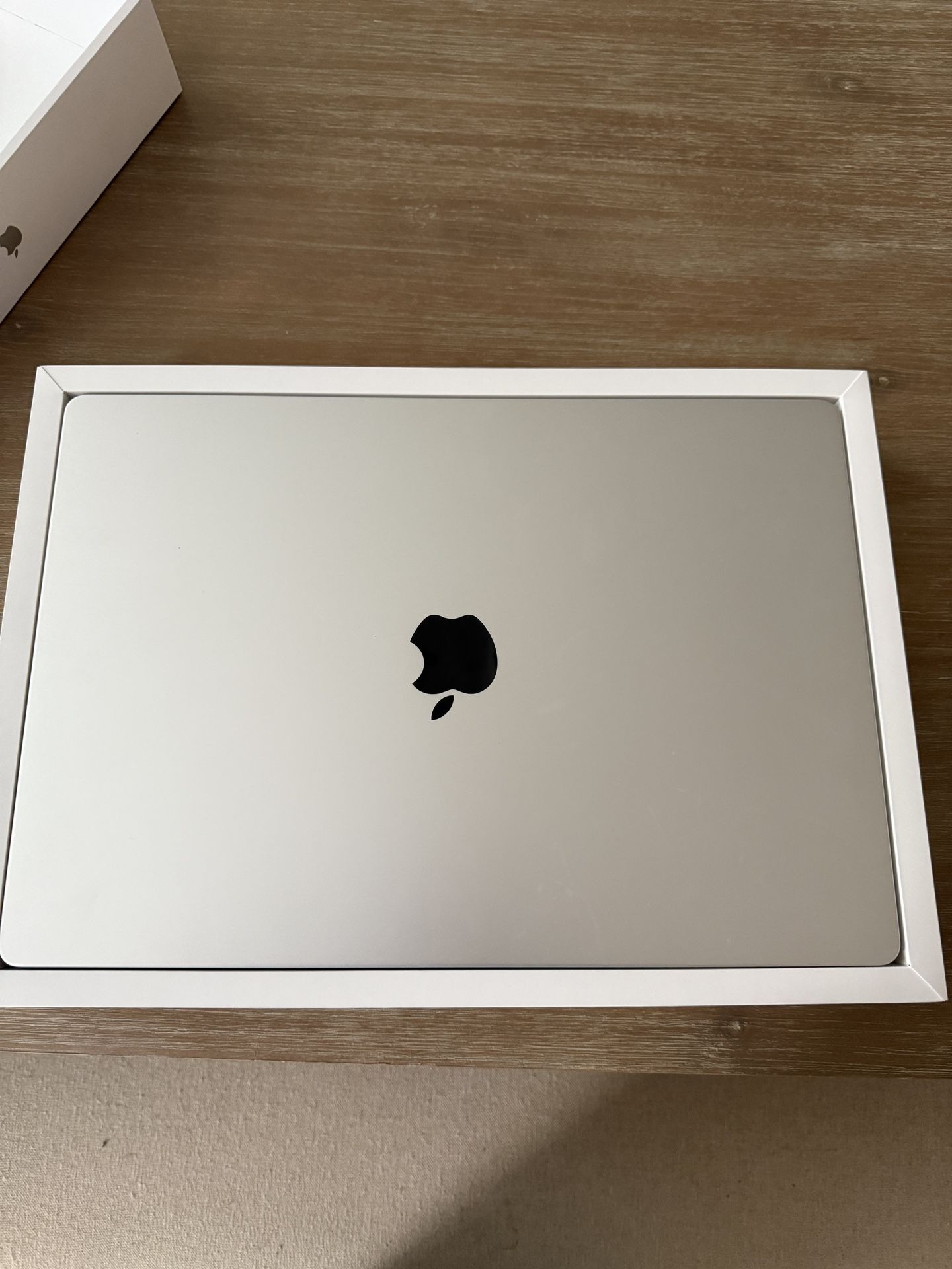 Like New 2024 16" Macbook Pro M4 16-Core CPU 48GB RAM, 2TB SSD