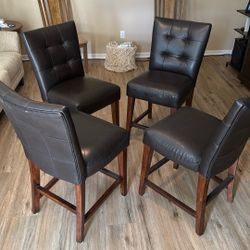 Set Of 4 Leather Chairs 