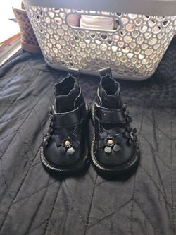Toddler shoes size 4