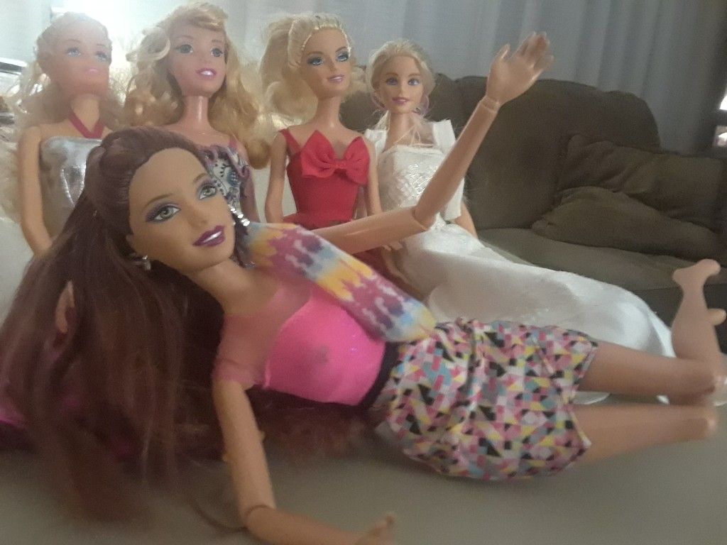 Barbie and her friends