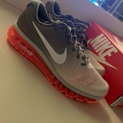 Woman Nike Air Max 2017 