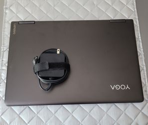 Lenovo Yoga 710 15.6" Touchscreen 2-in-1 Laptop - Intel i5 / 8GB RAM / 256GB SSD - Reset & Ready