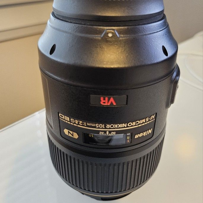 Nikon AF-S VR Micro-NIKKOR 105mm f/2.8G IF-ED Lens

