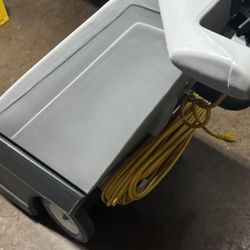 Advance Carpetriever 28 Vacuum 