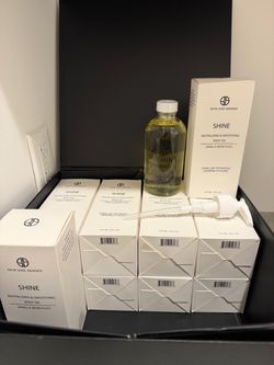 Revitalizing and smoothing Body oil