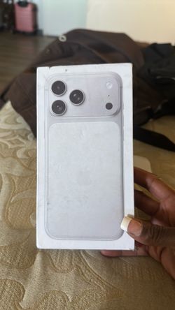iPhone 17 pro max on a android system best of both worlds