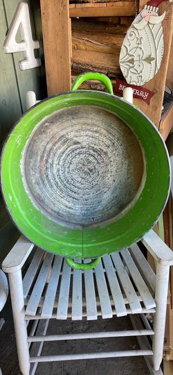 Vintage Cream City #3 Heavy Gauge Galvanized Tub - Berwyn Pick Up