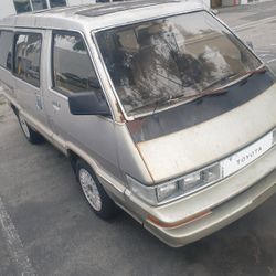 1986 Toyota Van