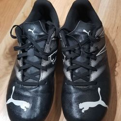 Soccer Cleats Youth Size 6