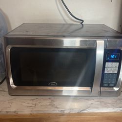 Oster Microwave Oven 1100 Watts 