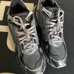 Balenciaga Runner Size 44/10-10.5 VNDS Fw/22