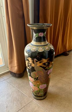 Vintage Japanese black porcelain vase