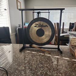 Zildjian 12" Traditional Gong and Table-Top Stand Set. 