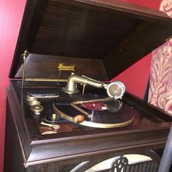Antic Phonograph Brunswick Available