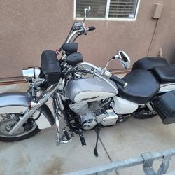 2006 Honda VT750CA