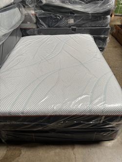 Queen Tempurpedic ProAdapt Firm Mattress $3400 NEW