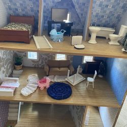 Doll House With Lots Of Xtra Furniture 