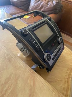 Toyota Camry Center Console Radio Climate Control Unit