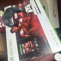 Xbox One And Controller As Well As Turtle Headset Slightly Used 